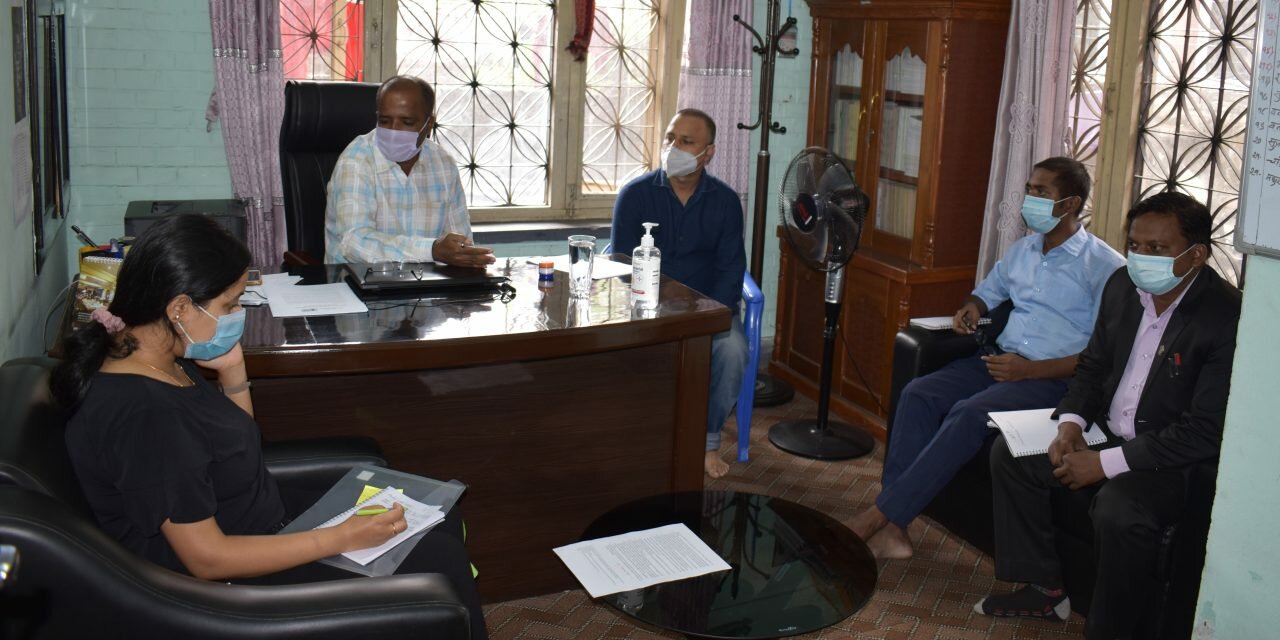 HRJC Human Rights Officer discusses HR issues with THRDA members